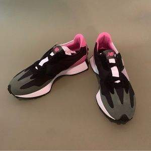 Brand New - New Balance 327 Sneakers